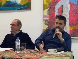 Με επιτυχία παρουσιάστηκε το νέο βιβλίο «Το μυστικό στο αυτί» Κυκλοφορεί η νέα συλλογή ποιημάτων του Κ.Η. Χατζημήτρου «Όταν το Φως Λιγοστεύει»