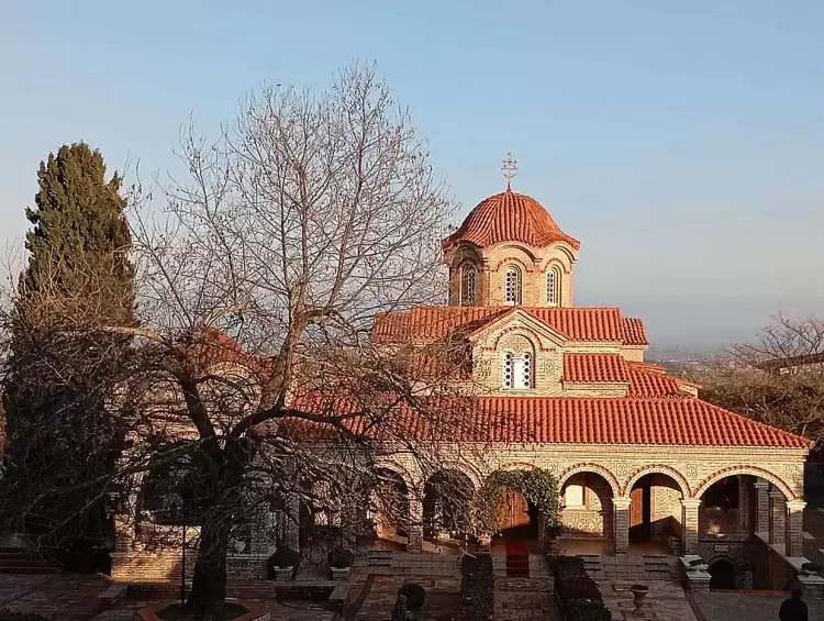 Πανηγύρισε η Ιερά Μονή Οσίου Εφραίμ Πιερίας Πανηγύρισε η Ιερά Μονή Οσίου Εφραίμ Πιερίας