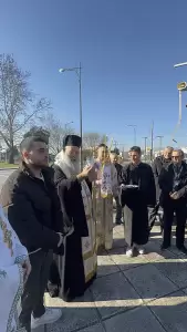 Παράδοση του αυτοκινήτου στον τυχερό της λαχειοφόρου αγοράς του Ι.Ν. Αγίου Μελετίου στην Κατερίνη