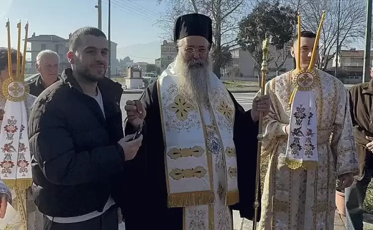 Παράδοση του αυτοκινήτου στον τυχερό της λαχειοφόρου αγοράς του Ι.Ν. Αγίου Μελετίου στην Κατερίνη