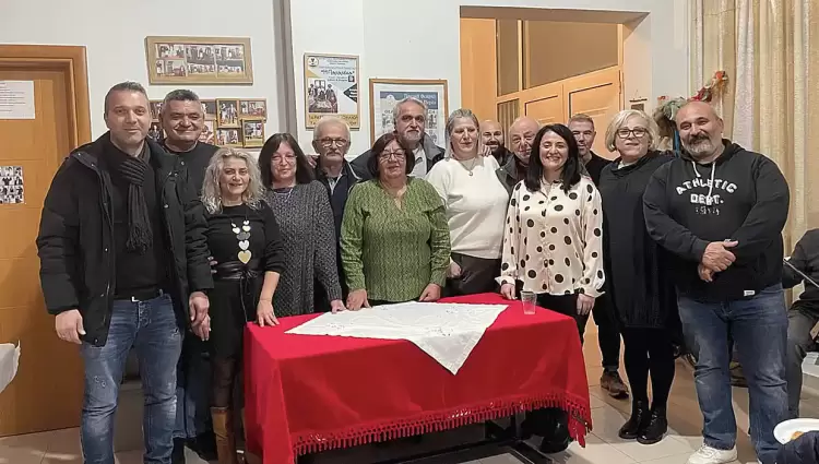 Η Ποντιακή Θεατρική Σκηνή Πιερίας έκοψε την καθιερωμένη βασιλόπιτα στα γραφεία του συλλόγου της την Τετάρτη 22 Ιανουαρίου. 