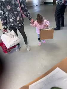 Ο Σύλλογος «Ασπίδα για το Παιδί» δίνει δώρα και αγάπη και στα άρρωστα παιδιά Ο “Σύλλογος Ασπίδα για το Παιδί” δίνει δώρα και αγάπη και στα άρρωστα παιδιά