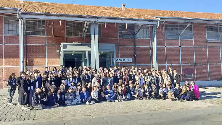 Η συμμετοχή του 4ου ΓΕΛ Κατερίνης στην 48η Εθνική Συνδιάσκεψη Επιλογής του Ευρωπαϊκού Κοινοβουλίου Νέων Ελλάδος Η συμμετοχή του 4ου ΓΕΛ Κατερίνης στην 48η Εθνική Συνδιάσκεψη Επιλογής του Ευρωπαϊκού Κοινοβουλίου Νέων Ελλάδος