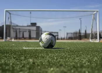 Τα πρώτα κανόνια της Super League 2