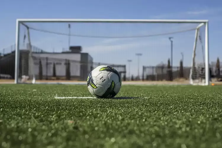 Τα πρώτα κανόνια της Super League 2