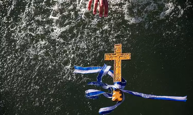 Θείες Λειτουργίες Θεοφανείων για νέους, εργαζομένους & ταξιδιώτες