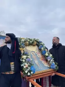 Θεοφάνεια στον Μακρύγιαλο: Η τελετή του καθαγιασμού Μακρύγιαλο (εικόνες)