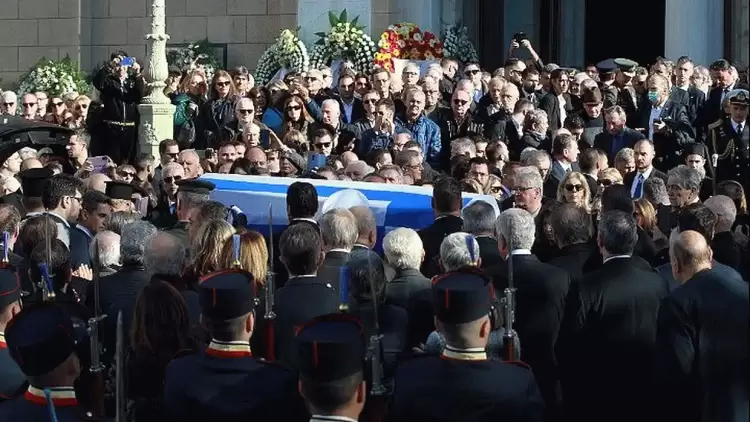 Το τελευταίο αντίο στον Κώστα Σημίτη Το τελευταίο αντίο στον Κώστα Σημίτη