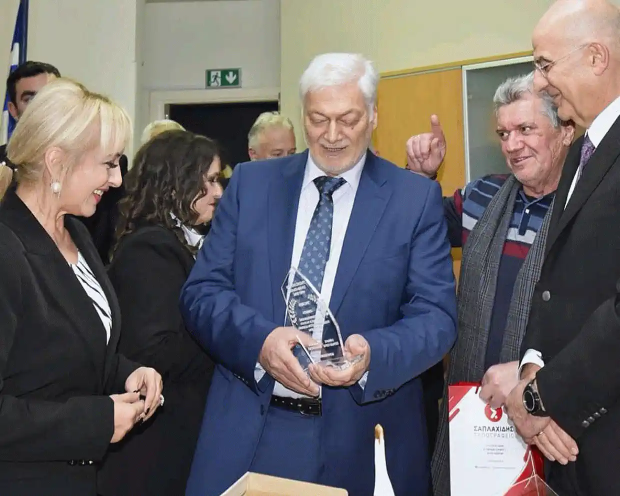 O Σύνδεσμος Αποστράτων Σωμάτων Ασφάλειας Νομού Πιερίας υποδέχτηκε τον Υπουργό Εθνικής Άμυνας κ.Νίκο Δένδια O Σύνδεσμος Αποστράτων Σωμάτων Ασφάλειας Νομού Πιερίας με τον Υπουργό Εθνικής Άμυνας κ.Νίκο Δένδια