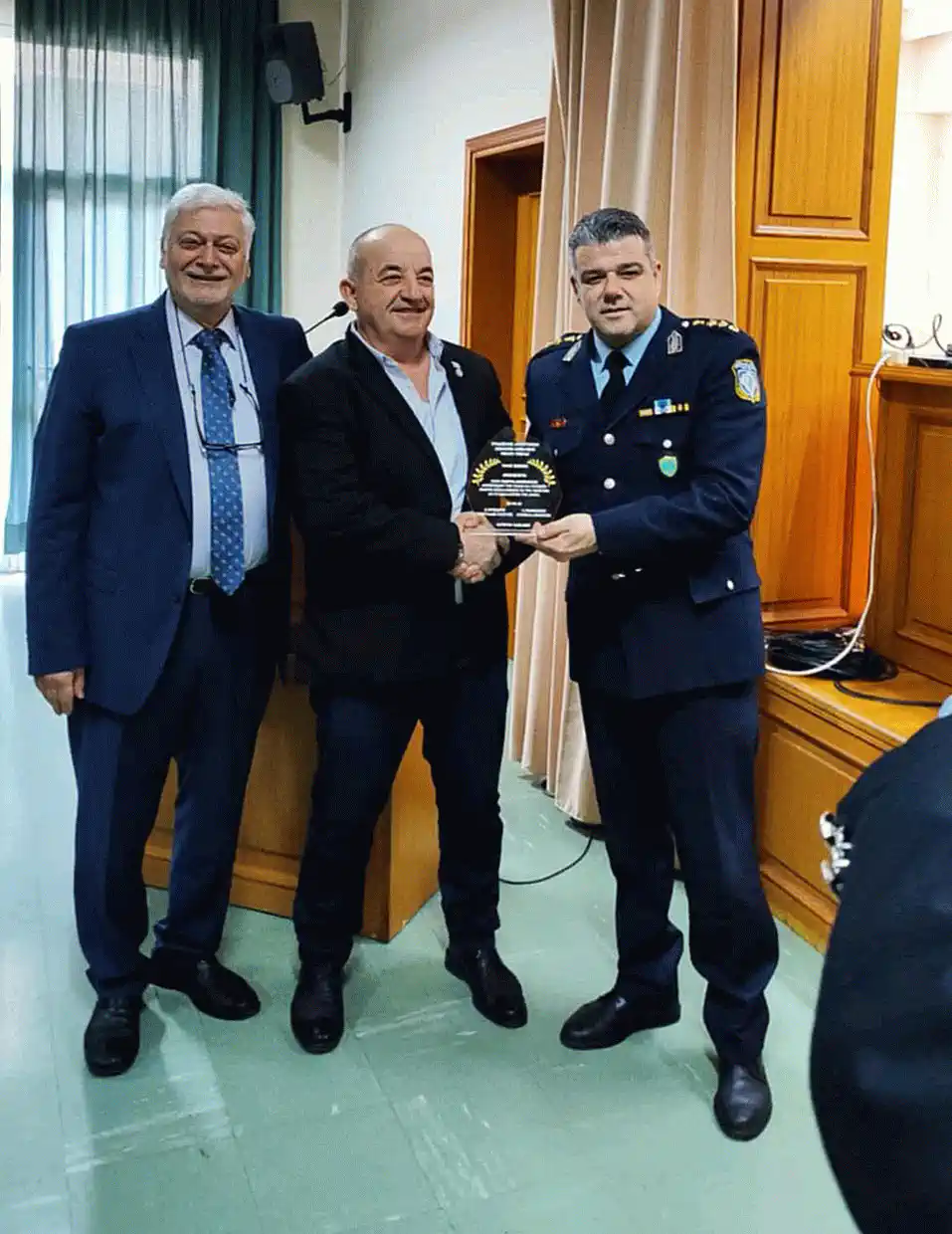 O Σύνδεσμος Αποστράτων Σωμάτων Ασφάλειας Νομού Πιερίας υποδέχτηκε τον Υπουργό Εθνικής Άμυνας κ.Νίκο Δένδια O Σύνδεσμος Αποστράτων Σωμάτων Ασφάλειας Νομού Πιερίας με τον Υπουργό Εθνικής Άμυνας κ.Νίκο Δένδια