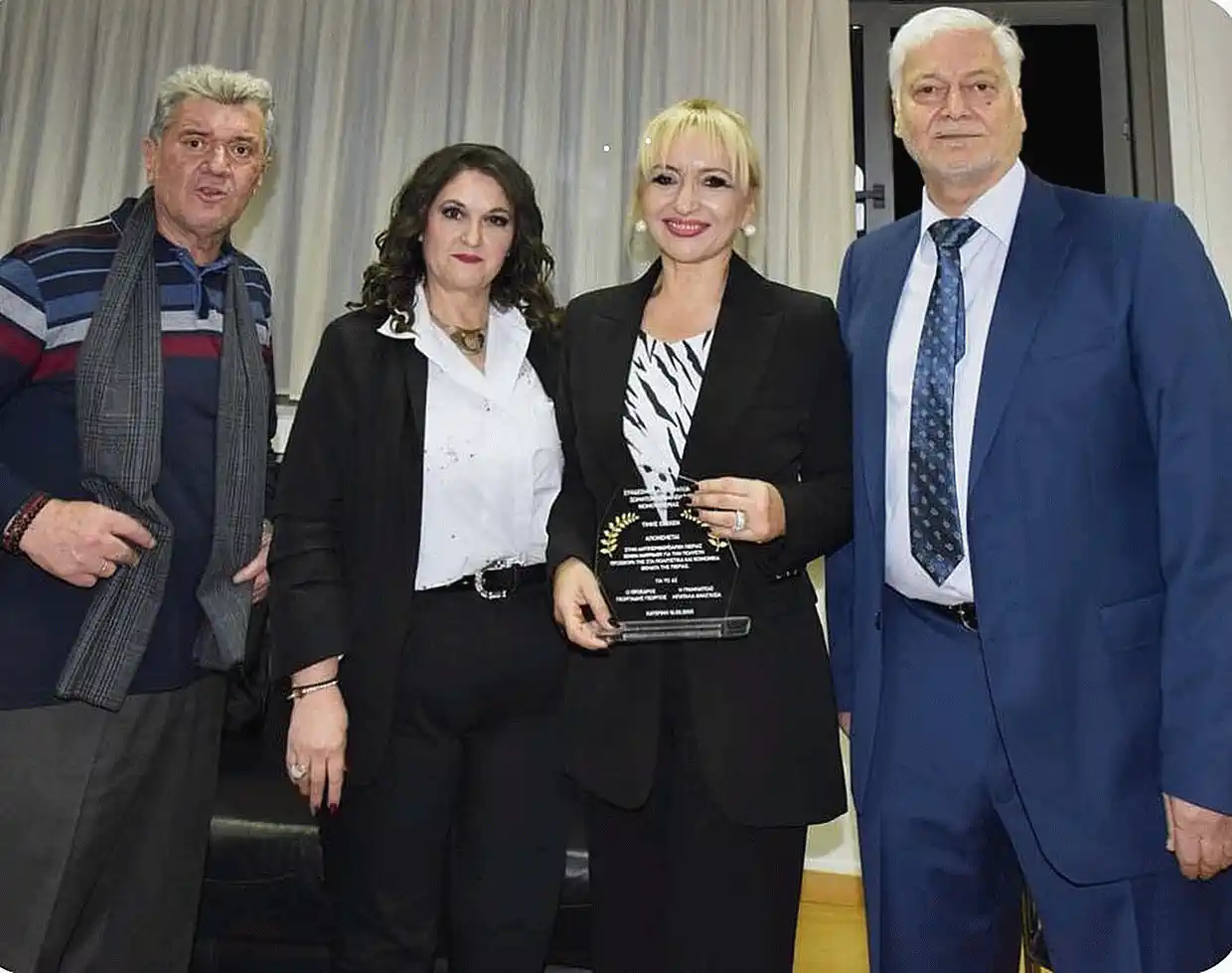 O Σύνδεσμος Αποστράτων Σωμάτων Ασφάλειας Νομού Πιερίας υποδέχτηκε τον Υπουργό Εθνικής Άμυνας κ.Νίκο Δένδια O Σύνδεσμος Αποστράτων Σωμάτων Ασφάλειας Νομού Πιερίας με τον Υπουργό Εθνικής Άμυνας κ.Νίκο Δένδια