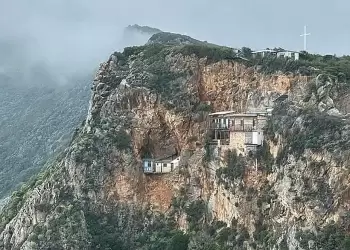 Η Αγιονορείτικη χερσόνησος στο πέλαγος