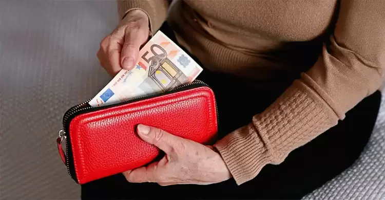 Αναδρομικά στους συνταξιούχους μόνο σε αυτούς που δικαιώνονται στα δικαστήρια Αναδρομικά στους συνταξιούχους μόνο σε αυτούς που δικαιώνονται στα δικαστήρια