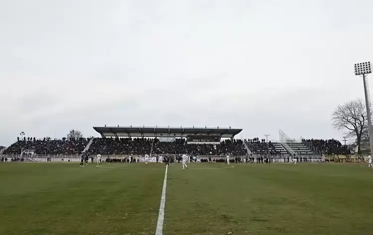 Αποδοκιμάζουμε το σύστημα που εκτρέφει και εξυπηρετείται από... Κεφαλάδες Αποδοκιμάζουμε το σύστημα που εκτρέφει και εξυπηρετείται από… Κεφαλάδες