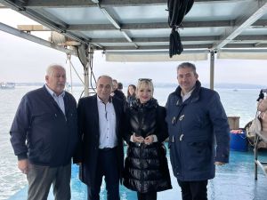 Τα προβλήματα των μυδοκαλλιεργητών της Πιερίας στο επίκεντρο επίσκεψης Ευρωβουλευτών στο λιμάνι Κίτρους (εικόνες - βίντεο) Επιμελητήριο Πιερίας: Τα προβλήματα των μυδοκαλλιεργητών της Πιερίας στο επίκεντρο επίσκεψης Ευρωβουλευτών στο λιμάνι Κίτρους