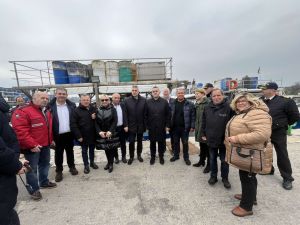 Τα προβλήματα των μυδοκαλλιεργητών της Πιερίας στο επίκεντρο επίσκεψης Ευρωβουλευτών στο λιμάνι Κίτρους (εικόνες - βίντεο) Επιμελητήριο Πιερίας: Τα προβλήματα των μυδοκαλλιεργητών της Πιερίας στο επίκεντρο επίσκεψης Ευρωβουλευτών στο λιμάνι Κίτρους