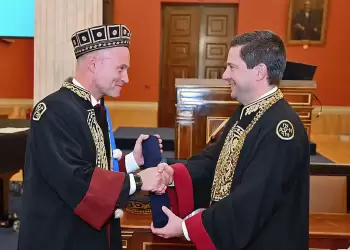 Επίτιμος διδάκτορας της Ιατρικής Σχολής του Πανεπιστημίου Αθηνών αναγορεύθηκε ο καθηγητής Ξενοφών Mπαραλιάκος