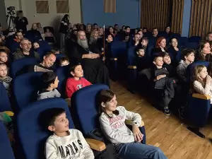 Ιδανική πρεμιέρα για το θέατρο Σκιών στα «Φώτια 2025» της Ιεράς Μητροπόλεως Κίτρους