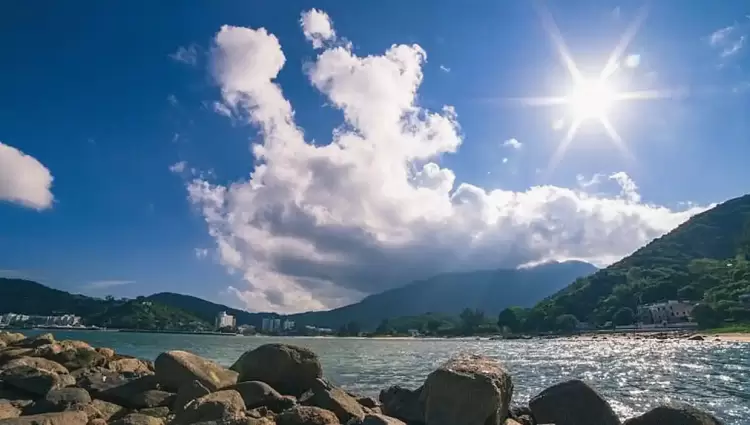 Ο καιρός για την Κατερίνη και την Πιερία σήμερα Σάββατο, 1 Φεβρουαρίου 2025: Σχεδόν αίθριος με αραιές νεφώσεις