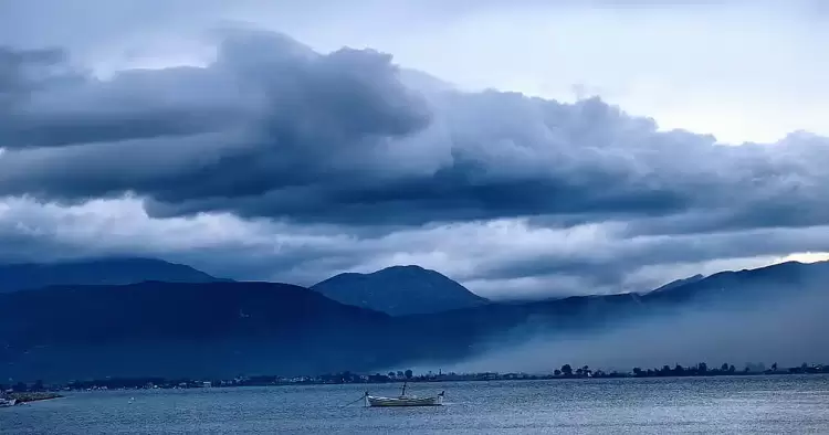 Ο καιρός για την Κατερίνη και την Πιερία σήμερα Τετάρτη, 5 Φεβρουαρίου 2025: Λίγες νεφώσεις και πτώση της θερμοκρασίας