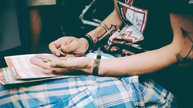 Νέο επίδομα ανεργίας: Πώς θα επιλεχθούν οι 15.000 δικαιούχοι Νέο επίδομα ανεργίας: Πώς θα επιλεχθούν οι 15.000 δικαιούχοι