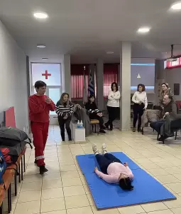 Οι οδοντίατροι εκπαιδεύονται στη χρήση αυτόματου εξωτερικού απινιδιστή Οι οδοντίατροι εκπαιδεύονται στη χρήση αυτόματου εξωτερικού απινιδιστή