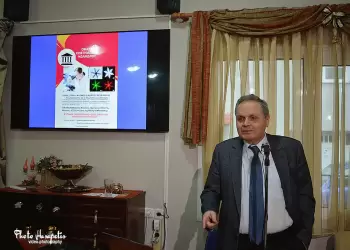 «Όταν ο κόσμος ο μικρός γίνεται. Τα μικροσκοπία και ο θαυμαστός μικρόκοσμος».