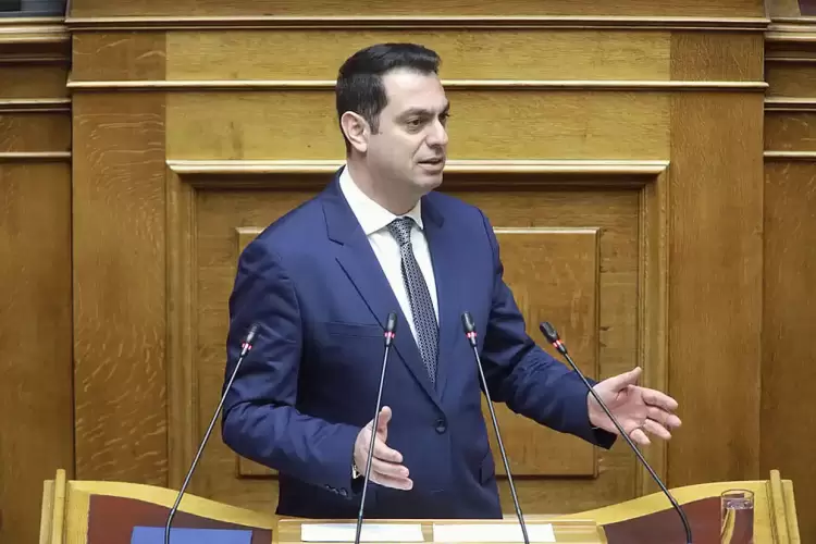 Η πρωτοβουλία του Σπύρου Κουλκουδίνα για την τοποθέτηση απινιδωτών σε αθλητικούς χώρους, γίνεται κρατική πολιτική