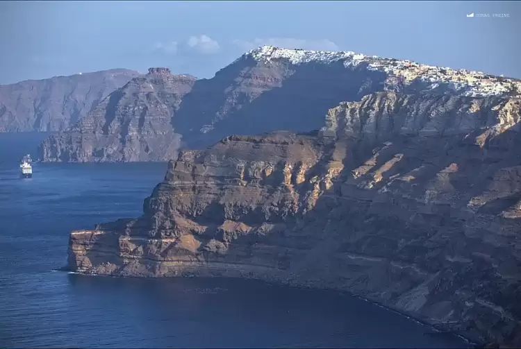 Σεισμοί στην Σαντορίνη: «Πάνω από 500 δονήσεις τις τελευταίες ημέρες» – Εγκαταλείπουν άρον άρον το νησί Σεισμοί στην Σαντορίνη: «Πάνω από 500 δονήσεις τις τελευταίες ημέρες» – Εγκαταλείπουν άρον άρον το νησί