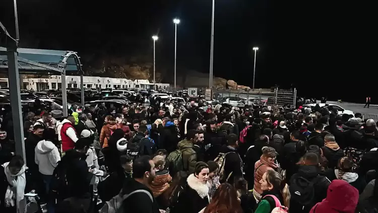 Σεισμοί στη Σαντορίνη: Το αδιαχώρητο στο λιμάνι – Σεισμικές δονήσεις 4,9 και 4,8 Ρίχτερ το πρωί της Τρίτης