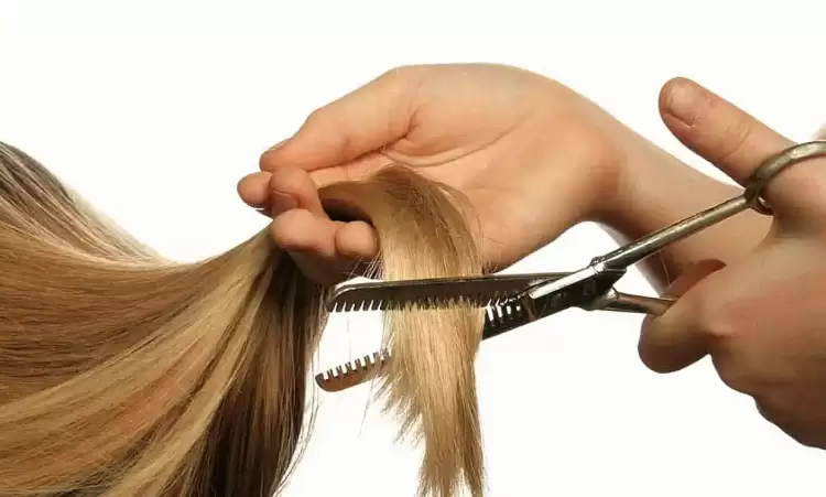 Στα βαρέα και επικίνδυνα το επάγγελμα των κομμωτριών