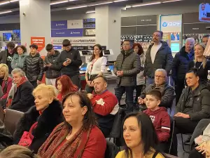 Στην Κατερίνη και στο Public, παρουσίασε ο Στέφανος Κασσελάκης το νέο του βιβλίο