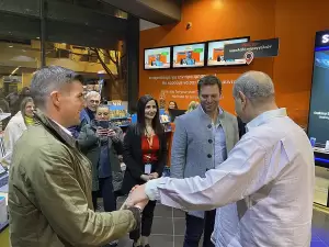 Στην Κατερίνη και στο Public, παρουσίασε ο Στέφανος Κασσελάκης το νέο του βιβλίο