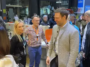 Στην Κατερίνη και στο Public, παρουσίασε ο Στέφανος Κασσελάκης το νέο του βιβλίο