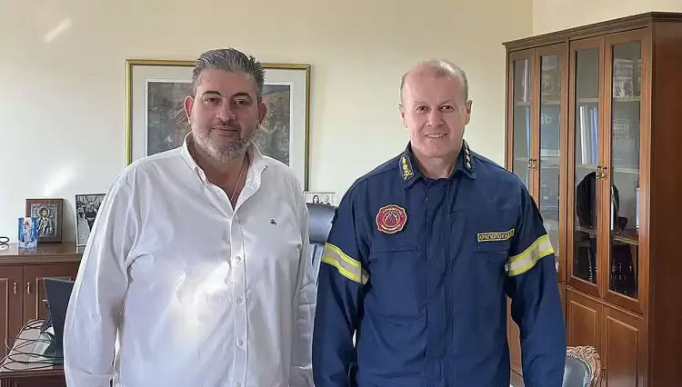 Στον Πρόεδρο του Επιμελητηρίου Πιερίας ο νέος Διοικητής Πυροσβεστικών Υπηρεσιών Ν. Πιερίας
