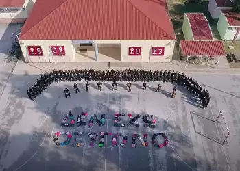 Το τραγούδι των μαθητων του Μουσικού Σχολείου Κατερίνης για το δυστύχημα στα Τέμπη (βίντεο)