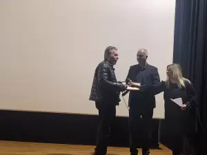 «Βενιαμίν»: Παρουσίαση της ταινίας μικρού μήκους “Μια Αγκαλιά Αγάπης