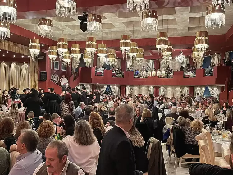 Η χοροεσπερίδα του Συλλόγου Λιβαδιωτών Κατερίνης (εικόνες) Η χοροεσπερίδα του Συλλόγου Λιβαδιωτών Κατερίνης