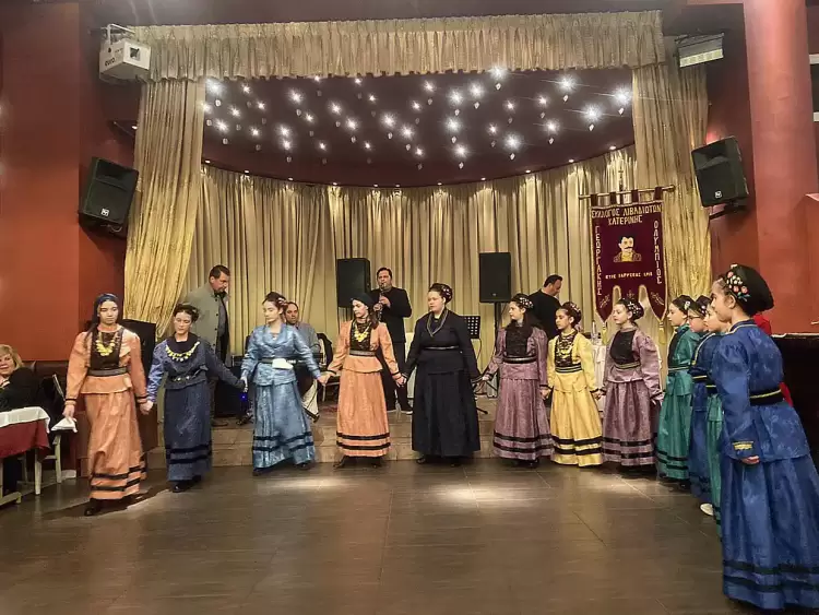 Οι «Ντούφες» από τον Σύλλογο Λιβαδιωτών Κατερίνης Οι «Ντούφες» από τον Σύλλογο Λιβαδιωτών Κατερίνης