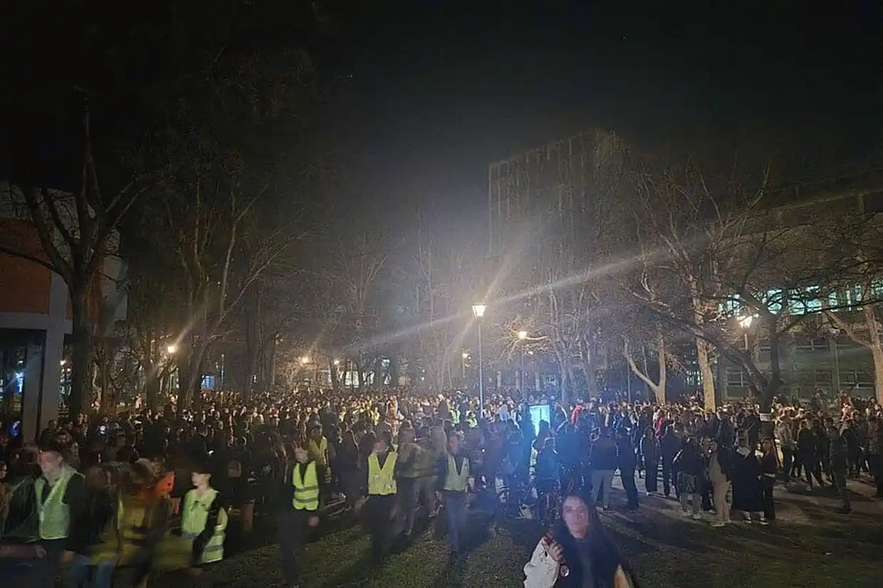 Σερβία: Στους 16 οι νεκροί από το δυστύχημα στον σταθμό - Πέθανε νεαρός που είχε τραυματιστεί