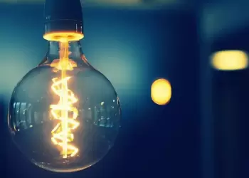 Αμετάβλητες οι χρεώσεις στους λογαριασμούς ρεύματος στα πράσινα τιμολόγια το Μάρτιο