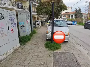 Κατερίνη: Πεζοδρόμια για τους πεζούς - Καθημερινή «μάχη» της δημοτικής αστυνομίας με την παράνομη στάθμευση (εικόνες)