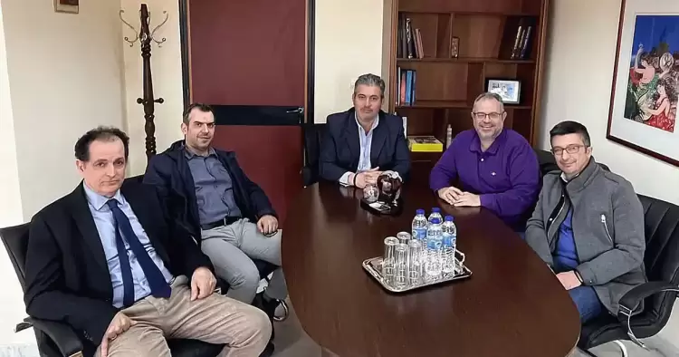 O Σκακιστικός Όμιλος Κατερίνης στον Πρόεδρο του Επιμελητηρίου Πιερίας για το 2ο Διεθνές Open Τουρνουά Σκάκι