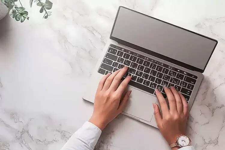 Voucher για Laptop: Έρχονται επιταγές για πάνω από 60.000 επιχειρήσεις