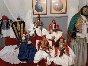 Αστική Σχολή Κατερίνης: Εγκαινιάστηκε η Έκθεση της Νίτσας Ξανθοπούλου Αστική Σχολή Κατερίνης: Εγκαινιάστηκε η Έκθεση της Νίτσας Ξανθοπούλου