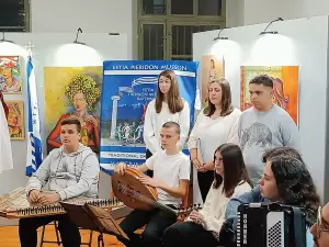 Αστική Σχολή Κατερίνης: Εγκαινιάστηκε η Έκθεση της Νίτσας Ξανθοπούλου Αστική Σχολή Κατερίνης: Εγκαινιάστηκε η Έκθεση της Νίτσας Ξανθοπούλου