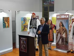 Αστική Σχολή Κατερίνης: Εγκαινιάστηκε η Έκθεση της Νίτσας Ξανθοπούλου Αστική Σχολή Κατερίνης: Εγκαινιάστηκε η Έκθεση της Νίτσας Ξανθοπούλου