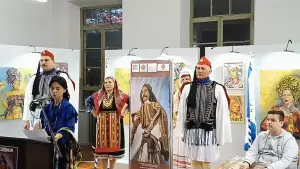 Αστική Σχολή Κατερίνης: Εγκαινιάστηκε η Έκθεση της Νίτσας Ξανθοπούλου Αστική Σχολή Κατερίνης: Εγκαινιάστηκε η Έκθεση της Νίτσας Ξανθοπούλου