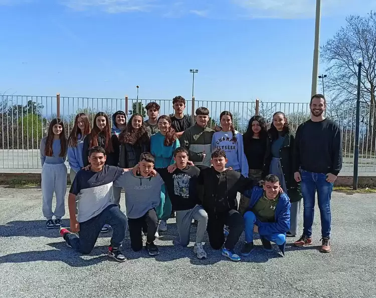 Διάκριση του Γυμνασίου Μακρυγιάλου σε διαγωνισμό του European School Radio