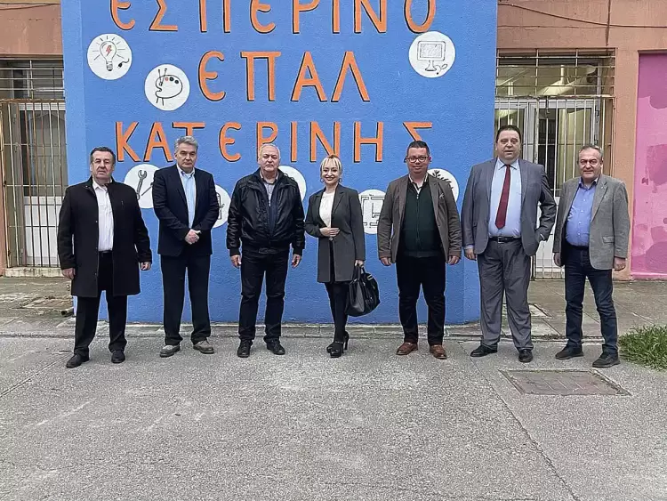 Δωρεά κινητού εξοπλισμού στο Εσπερινό ΕΠΑ.Λ. Κατερίνης από την Περιφερειακή Ενότητα Πιερίας